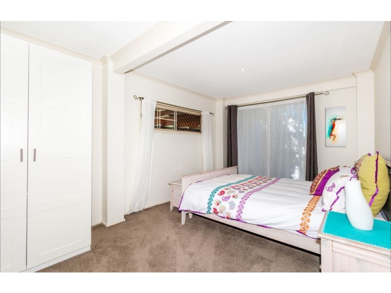 16 Coachwood St, Crestmead QLD 4132