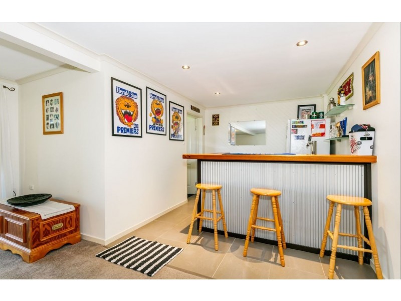 16 Coachwood St, Crestmead QLD 4132