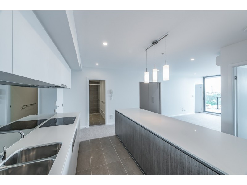 11402/300 Old Cleveland Road, Coorparoo QLD 4151