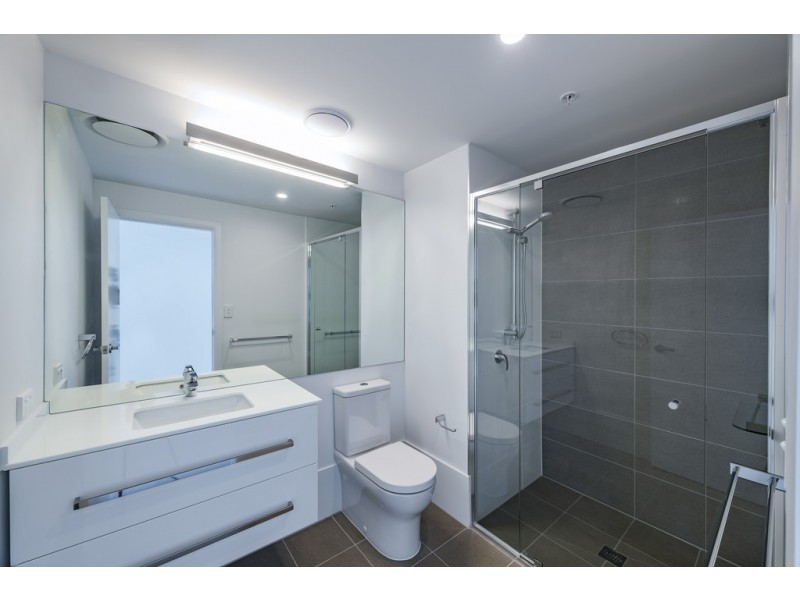 11402/300 Old Cleveland Road, Coorparoo QLD 4151