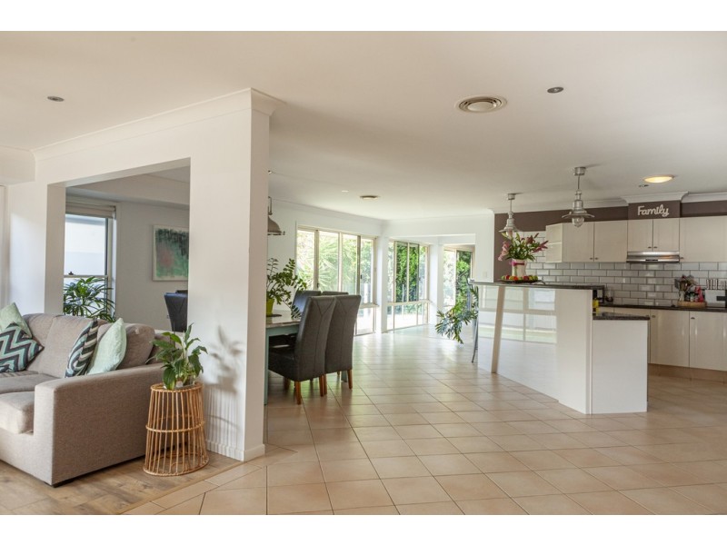 120 Swanton Drive, Mudgeeraba QLD 4213