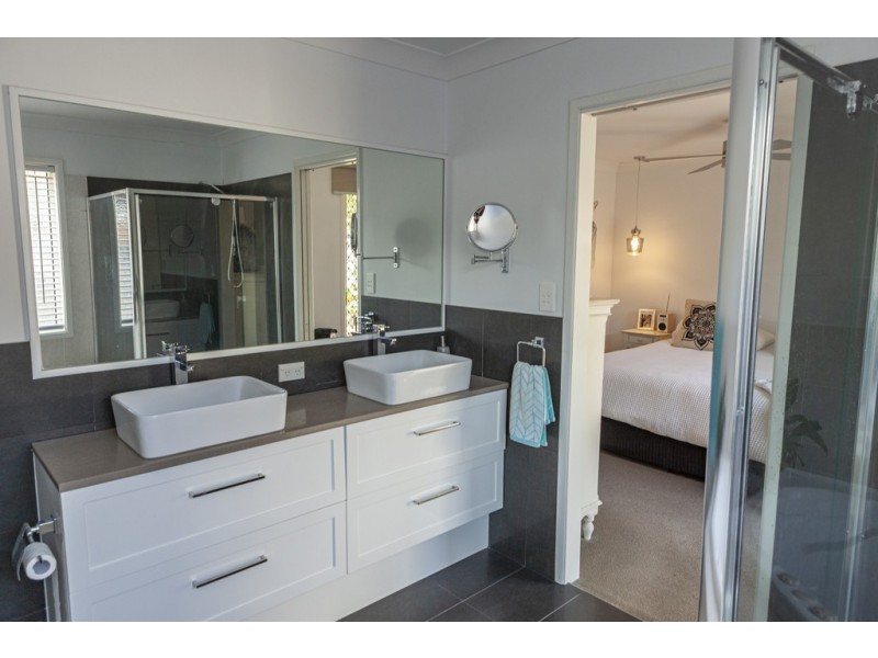 120 Swanton Drive, Mudgeeraba QLD 4213