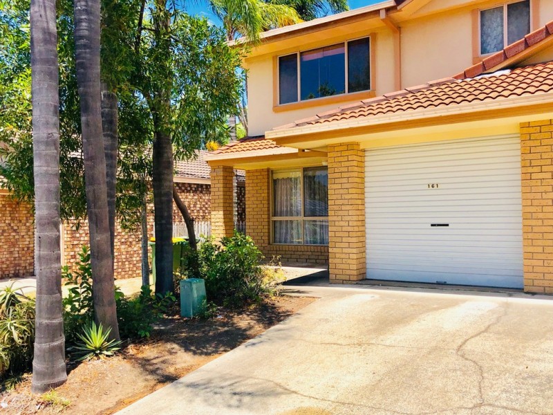 161/31 Usher Av, Labrador QLD 4215