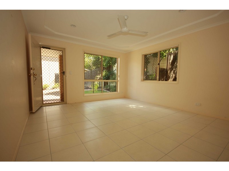 2/320 Manly Road, Manly West QLD 4179