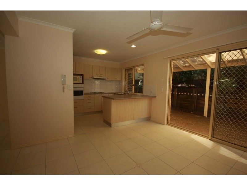 2/320 Manly Road, Manly West QLD 4179