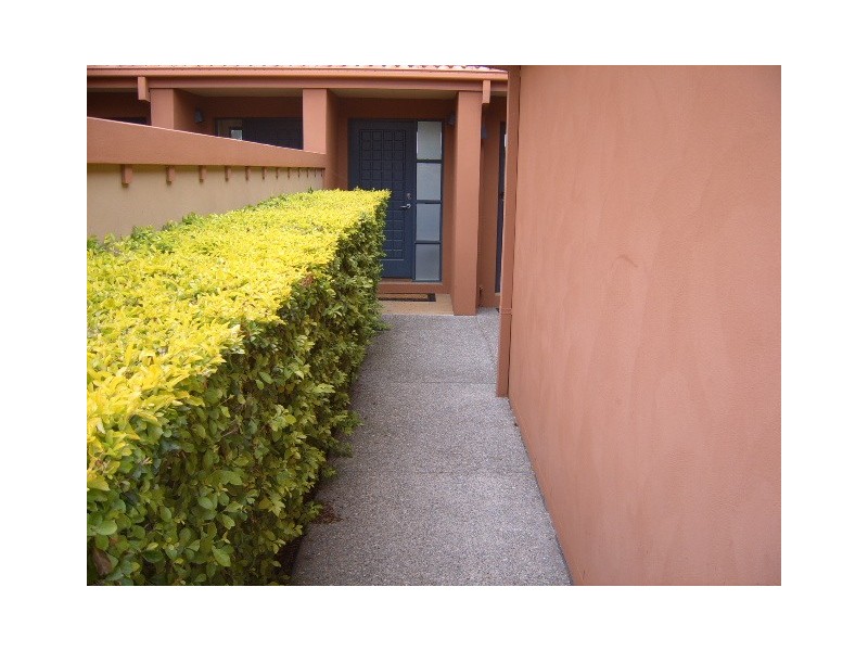 24/4 University Drive, Robina QLD 4226