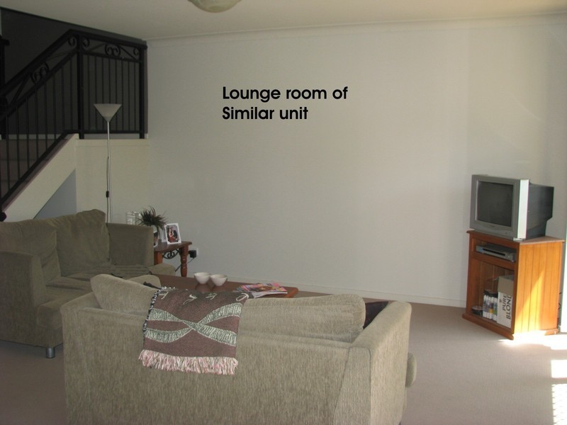 2 Geraldton Drive, Varsity Lakes QLD 4227