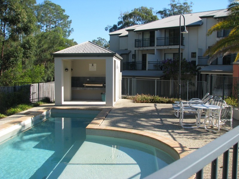 18 Geraldton Drive, Varsity Lakes QLD 4227