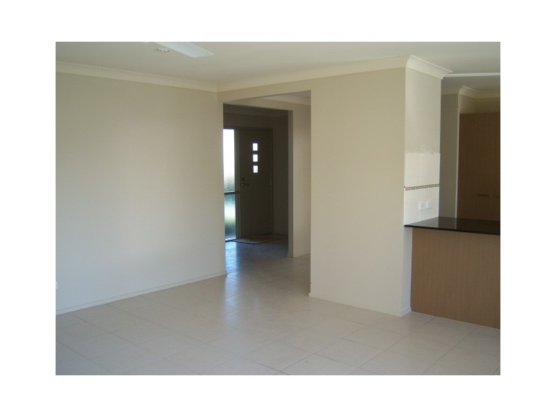 17 Lachlan Drive, Wakerley QLD 4154