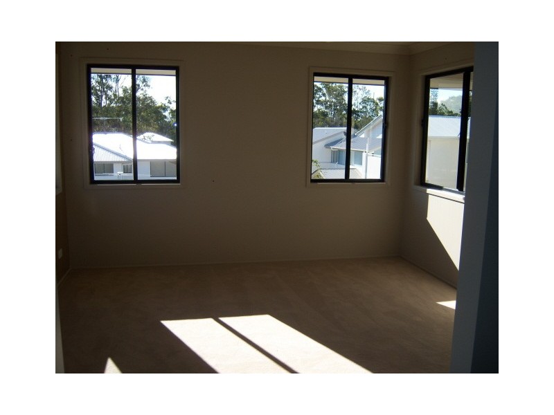 17 Lachlan Drive, Wakerley QLD 4154