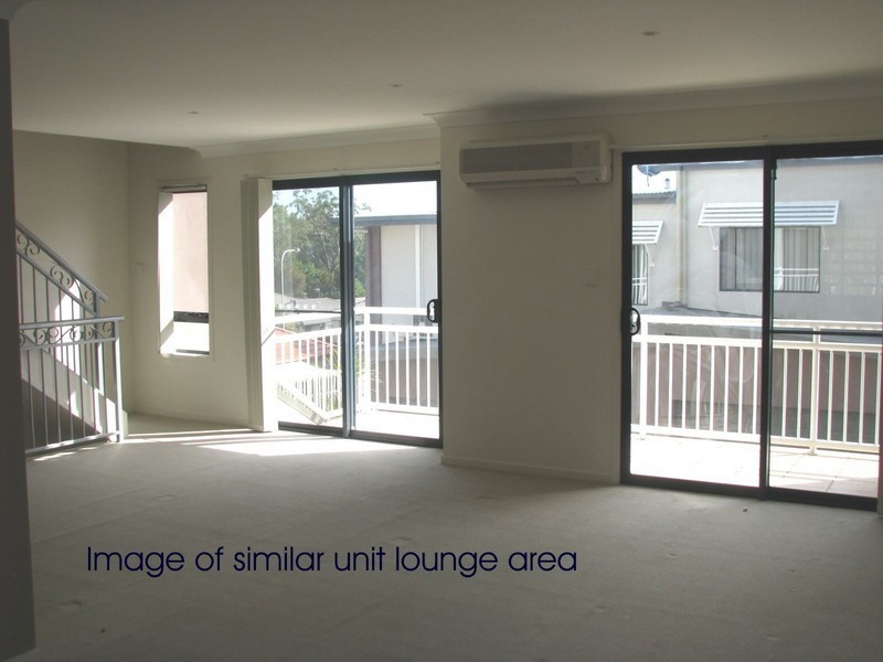 8/12 Geraldton Drive, Varsity Lakes QLD 4227