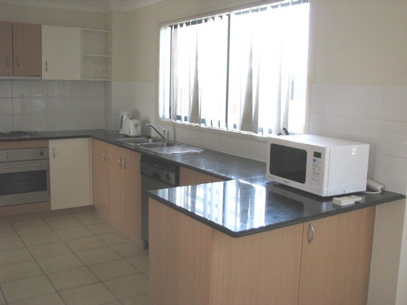 8/12 Geraldton Drive, Varsity Lakes QLD 4227