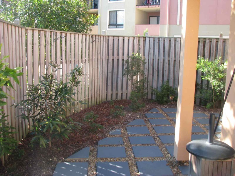 13/2 Geraldton Drive, Varsity Lakes QLD 4227