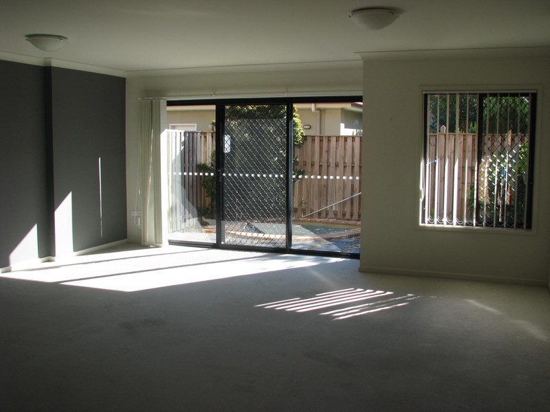 13/2 Geraldton Drive, Varsity Lakes QLD 4227