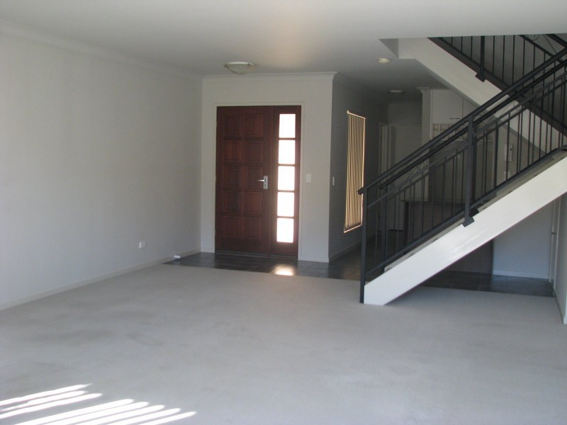 13/2 Geraldton Drive, Varsity Lakes QLD 4227