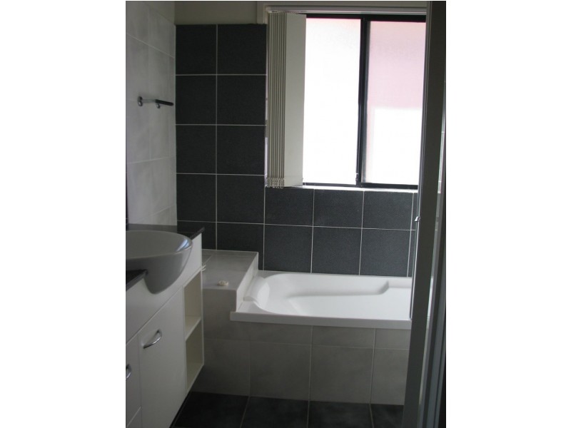 13/2 Geraldton Drive, Varsity Lakes QLD 4227