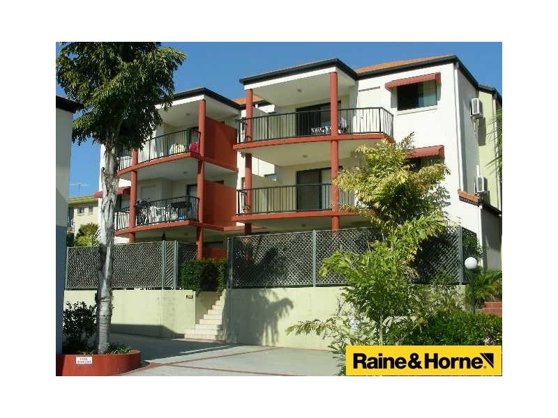 15 Dansie Street, Greenslopes QLD 4120