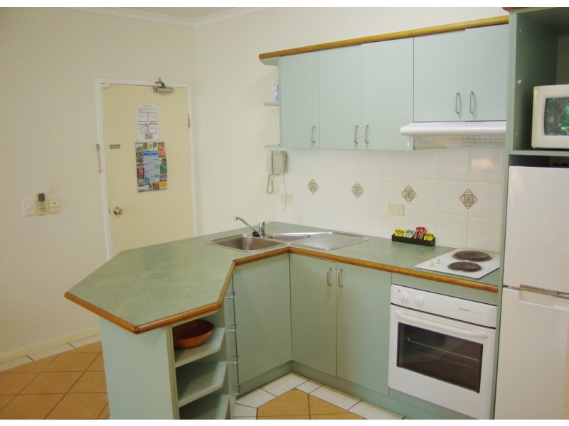 6 Triton Street, Palm Cove QLD 4879