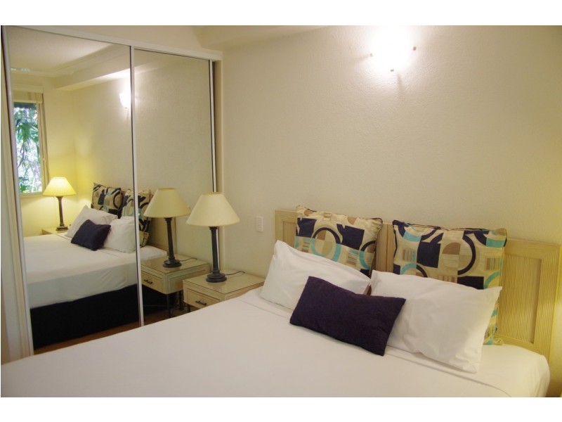 6 Triton Street, Palm Cove QLD 4879