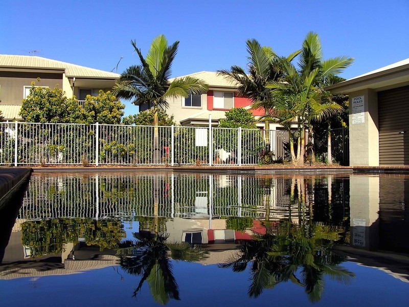 1 / 6 – 32 University Drive, Meadowbrook QLD 4131