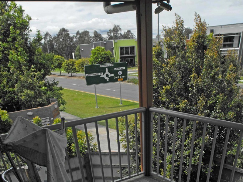 1 / 6 – 32 University Drive, Meadowbrook QLD 4131