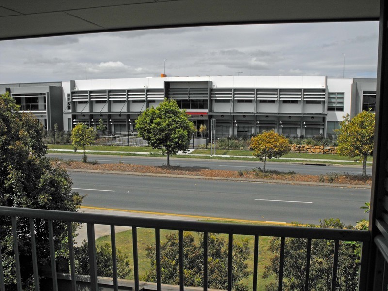 1 / 6 – 32 University Drive, Meadowbrook QLD 4131