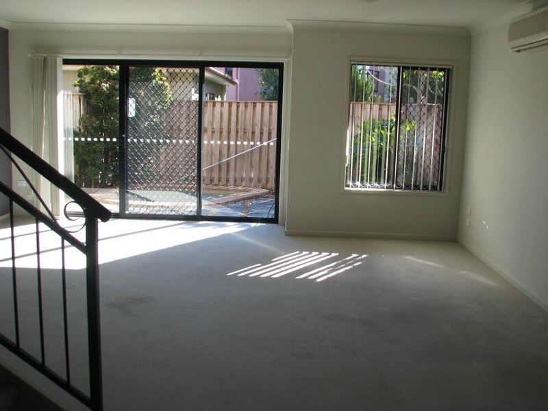 5 / 2-10 Geraldton Drive, Varsity Lakes QLD 4227