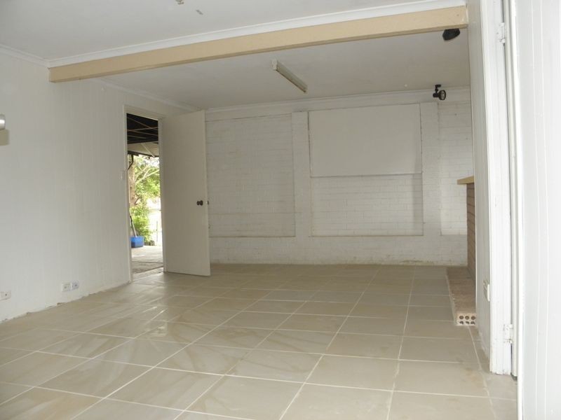 12 Hawkins, Springwood QLD 4127