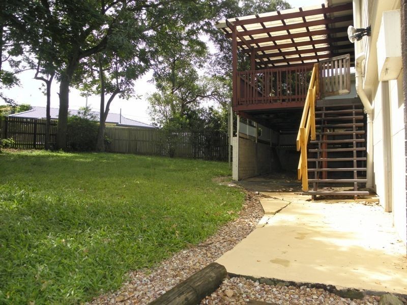 12 Hawkins, Springwood QLD 4127