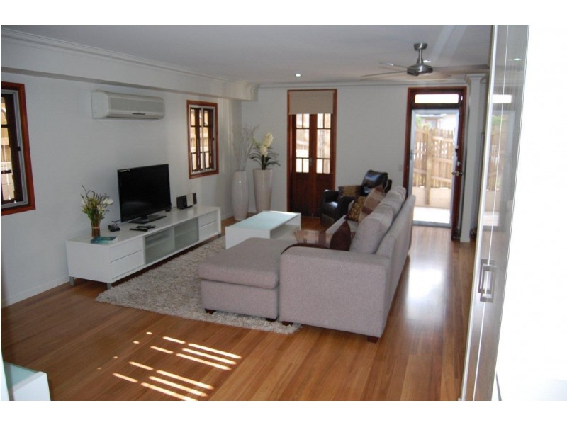 1 Charteris Street, Paddington QLD 4064