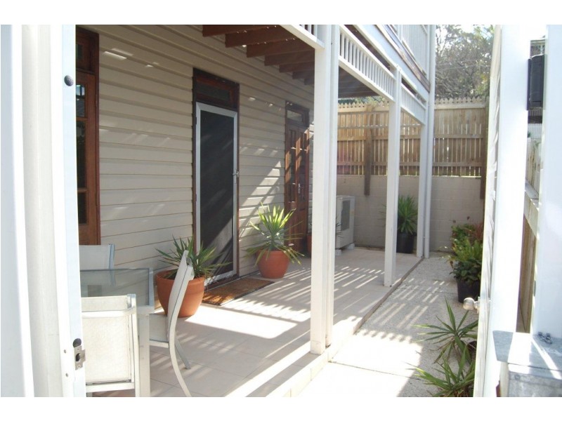 1 Charteris Street, Paddington QLD 4064