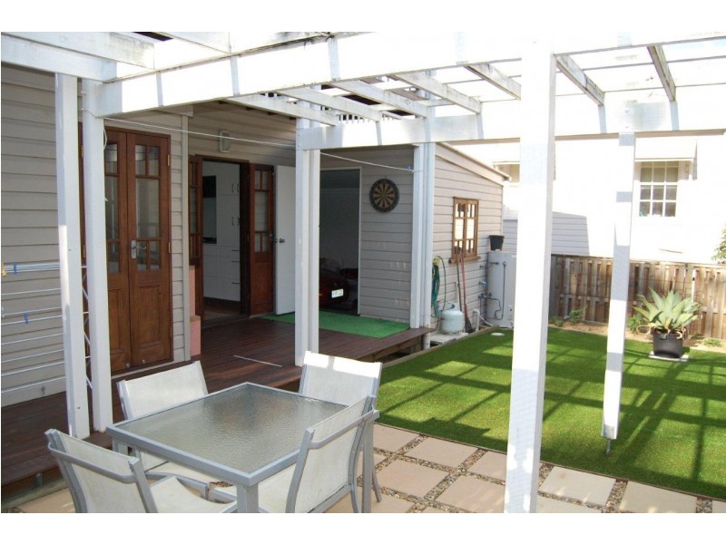 1 Charteris Street, Paddington QLD 4064