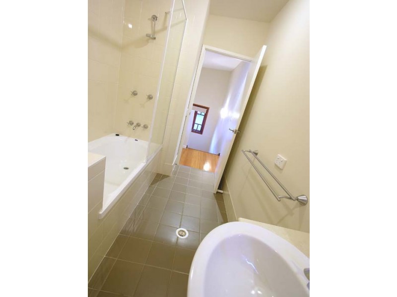 1 Charteris Street, Paddington QLD 4064