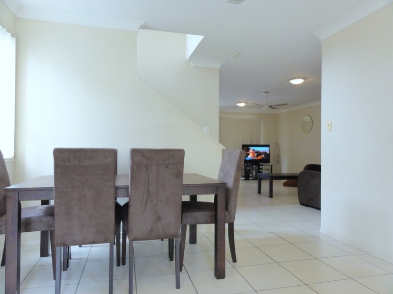 10/2 Studio Drive, Pacific Pines QLD 4211