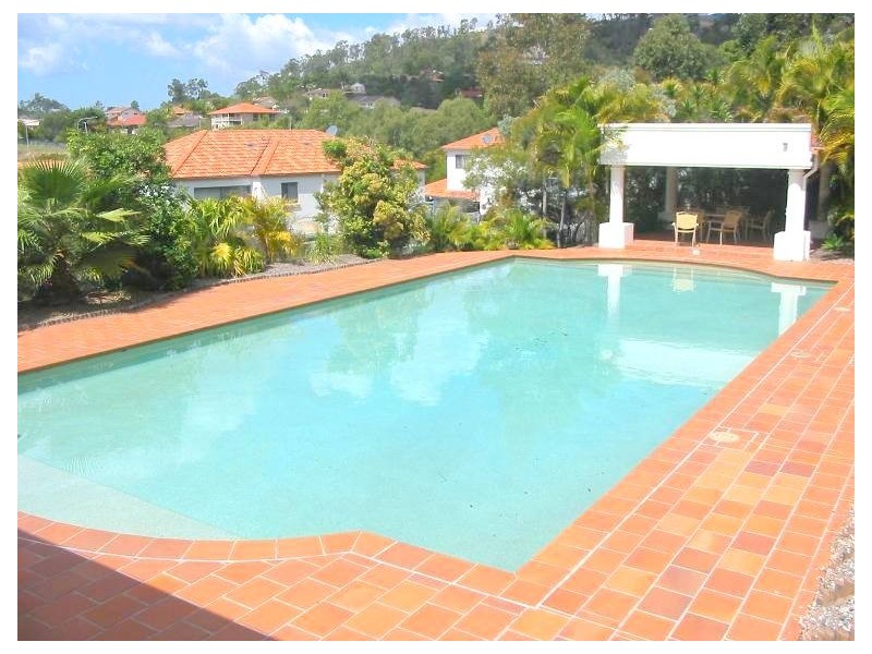 10/2 Studio Drive, Pacific Pines QLD 4211