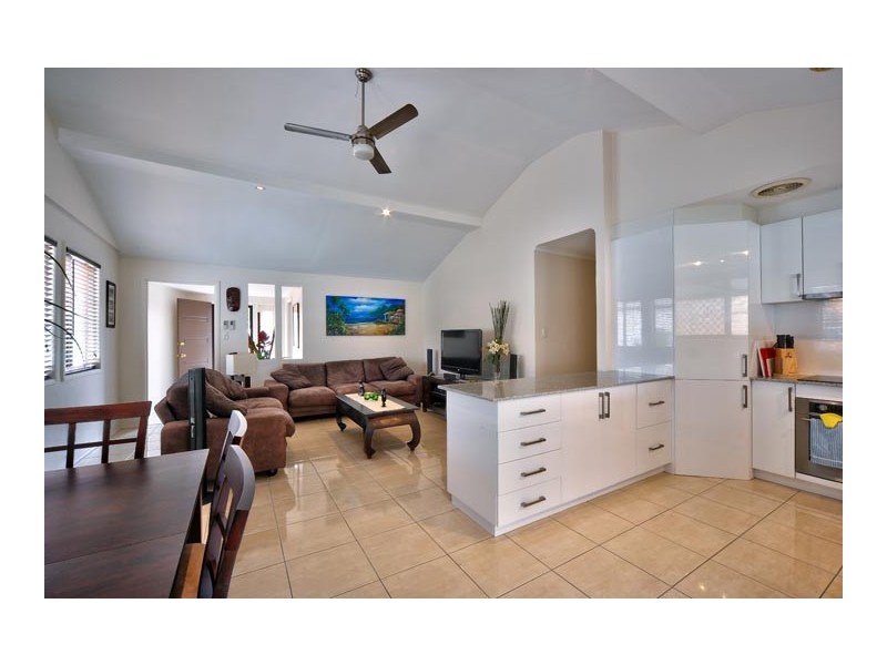 2/46 Monash Rd, Loganlea QLD 4131