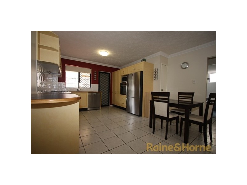 15 Dansie Street, Greenslopes QLD 4120