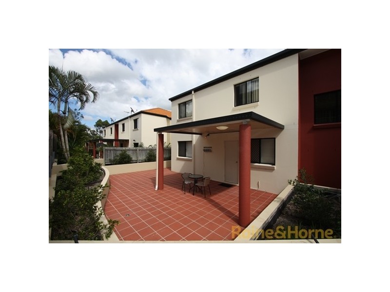 15 Dansie Street, Greenslopes QLD 4120