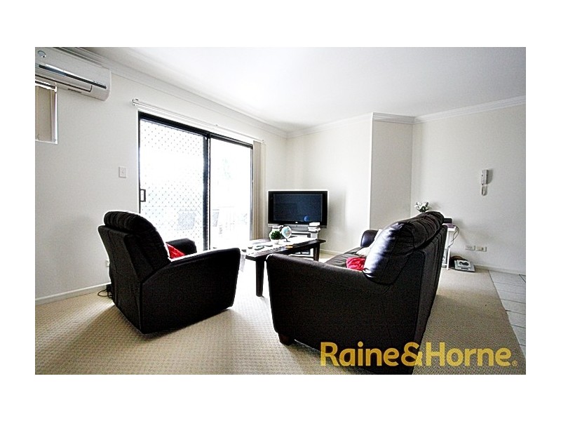 15 Dansie Street, Greenslopes QLD 4120