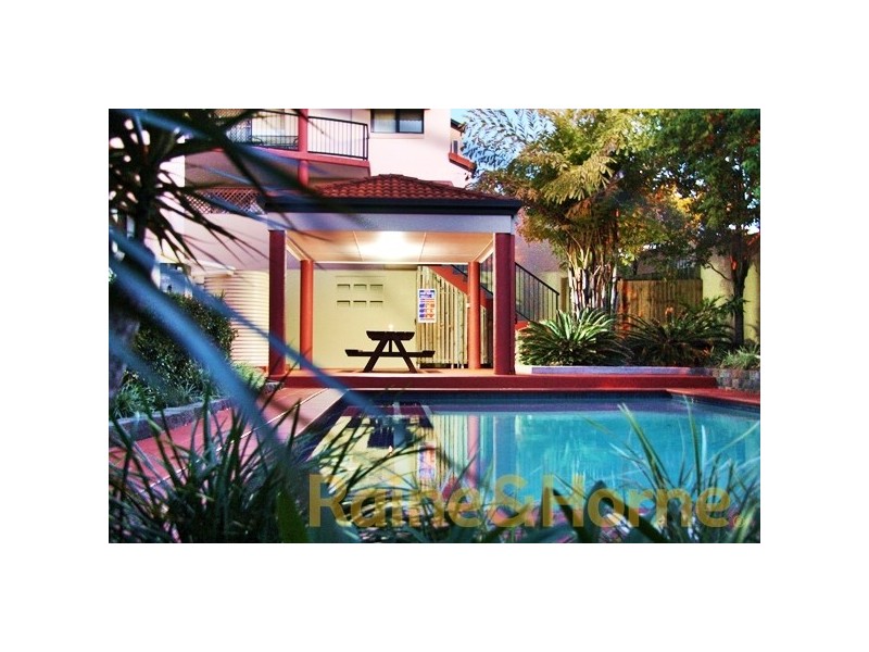 15 Dansie Street, Greenslopes QLD 4120