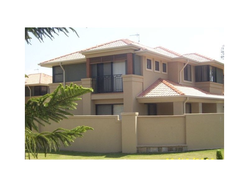 11/1-7 PINE VALLEY DRIVE, Varsity Lakes QLD 4227