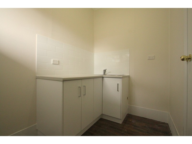 32 Newcastle Street, Fairfield QLD 4103