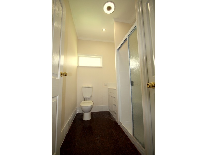 32 Newcastle Street, Fairfield QLD 4103