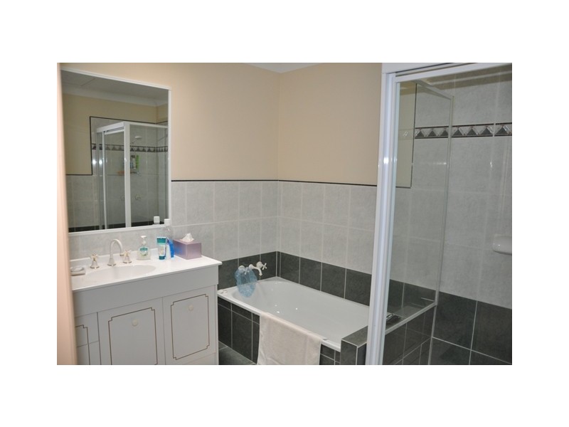 580 Seventeen Mile Rocks Road, Sinnamon Park QLD 4073
