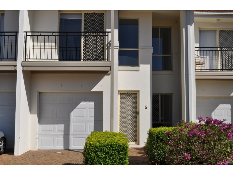 60 Caseys Rd, Hope Island QLD 4212