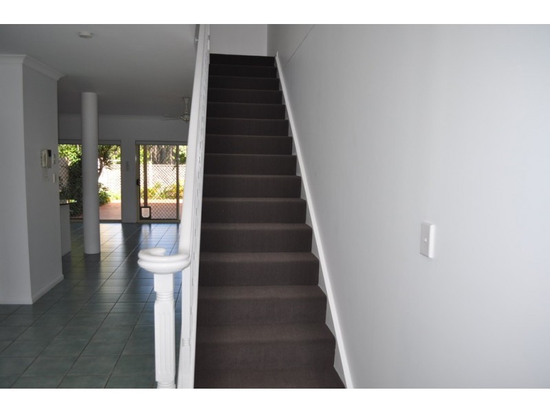 60 Caseys Rd, Hope Island QLD 4212