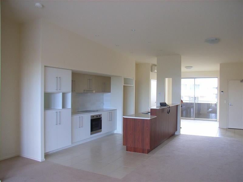 4/11 PROMENADE AVENUE, Robina QLD 4226