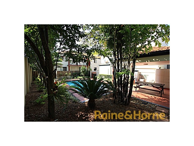 15 Dansie Street, Greenslopes QLD 4120