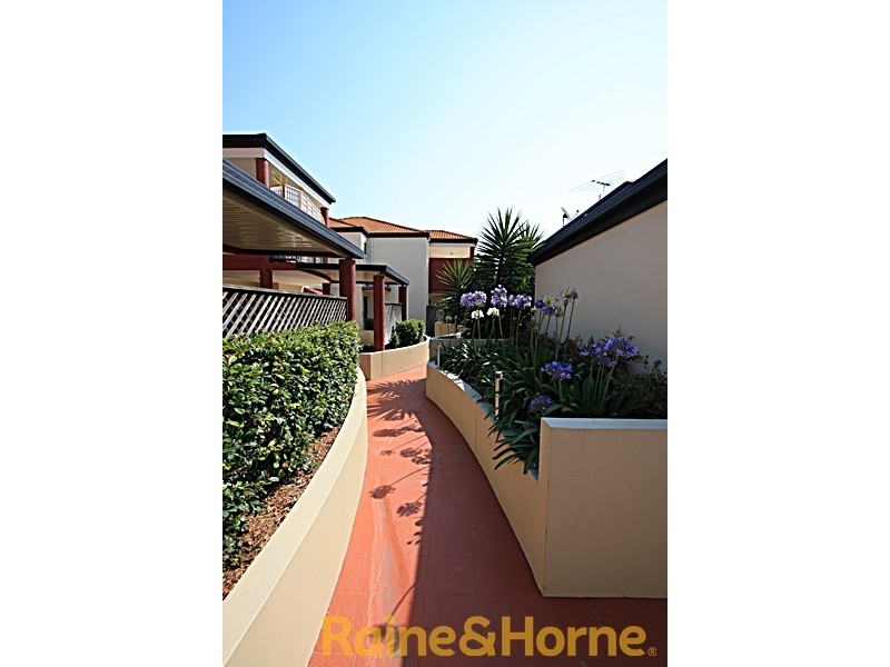 15 Dansie Street, Greenslopes QLD 4120