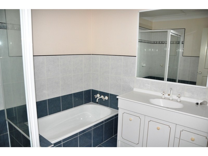 580 Seventeen Mile Rocks Rd, Sinnamon Park QLD 4073